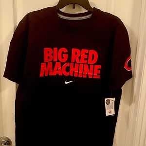 NWT NIKE TEE
